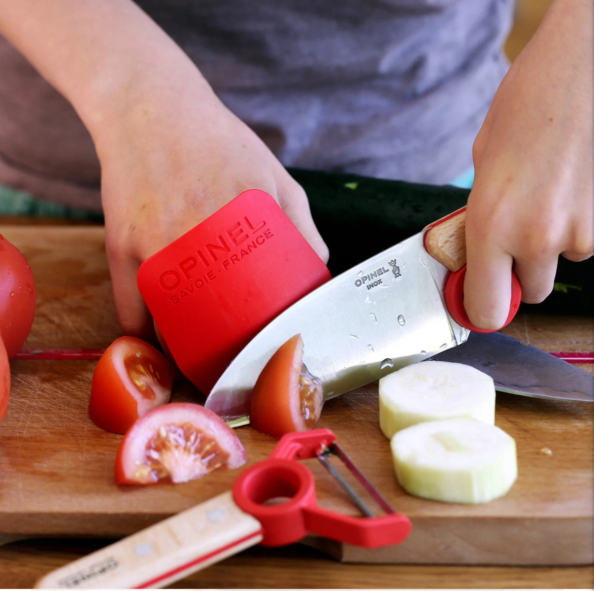 Opinel Le Petit Chef - Knife, Peeler and Finger Guard - 3 piece set