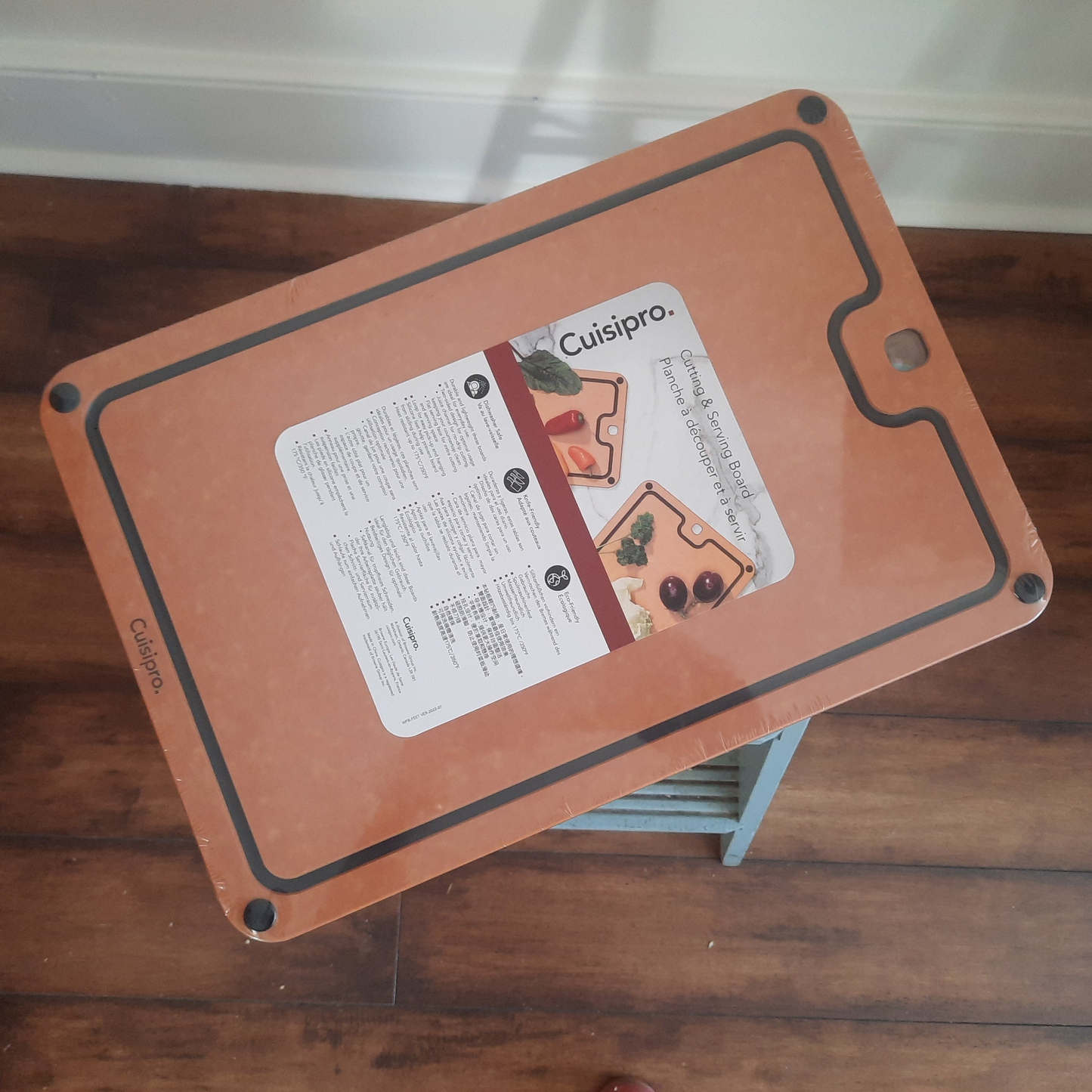 Cuisipro cutting & serving footed board
