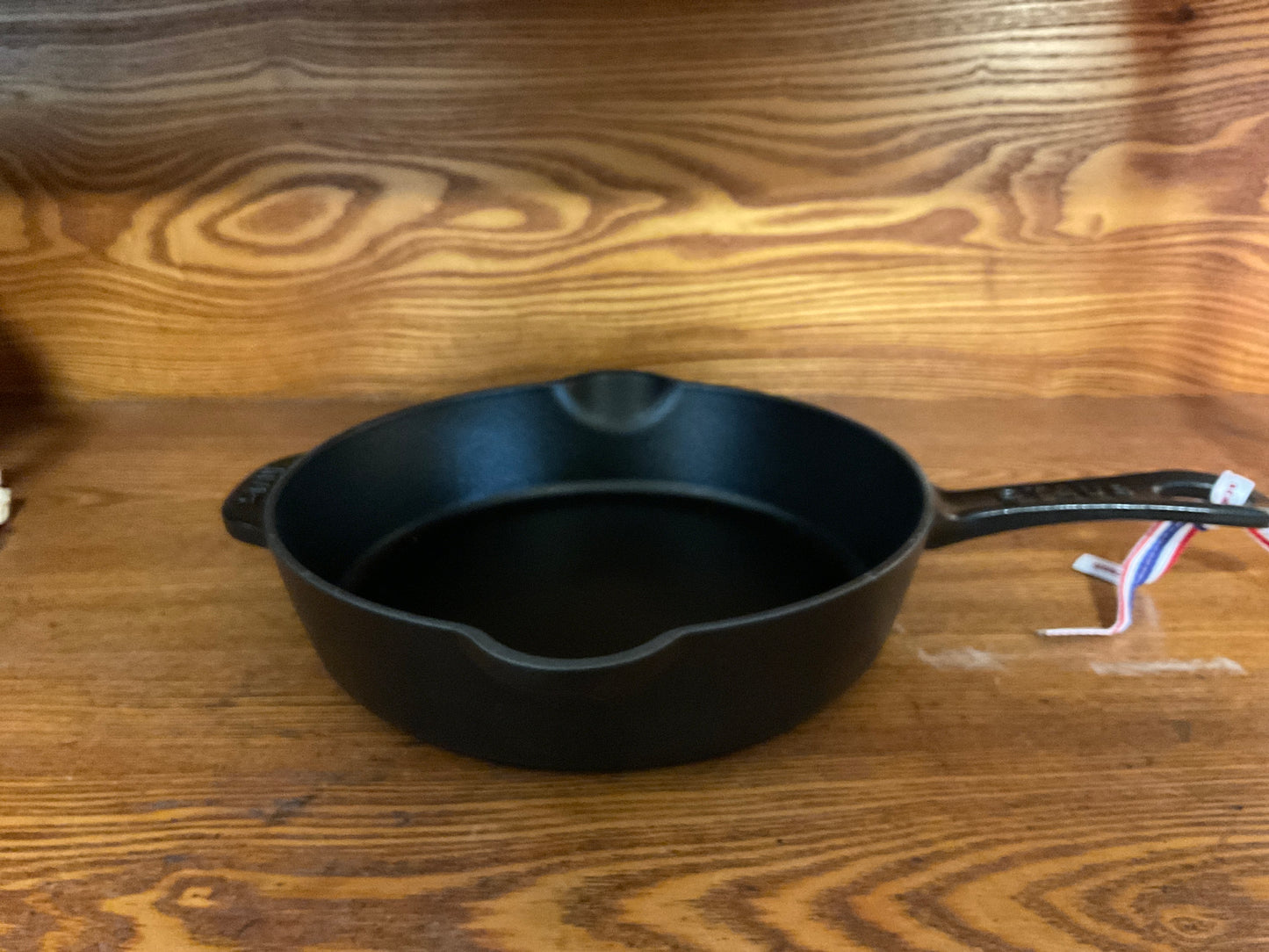 Staub Traditional Fry Pan with Handle - 22cm